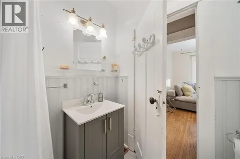 78 Haynes Avenue St. Catharines ON L2R 3Z3
