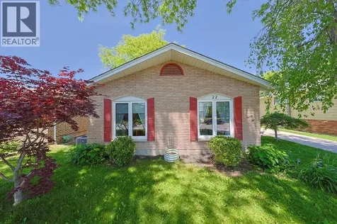 22 Turner Drive Sarnia ON N7S 4L1