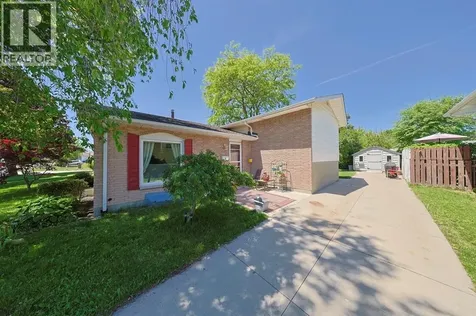 22 Turner Drive Sarnia ON N7S 4L1