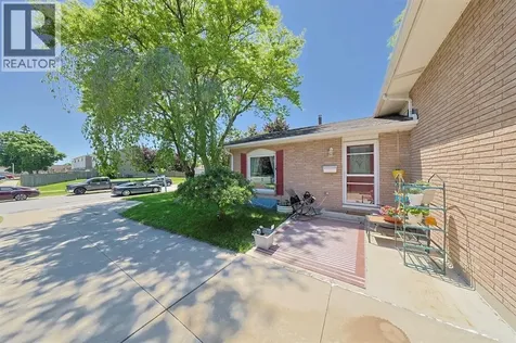 22 Turner Drive Sarnia ON N7S 4L1