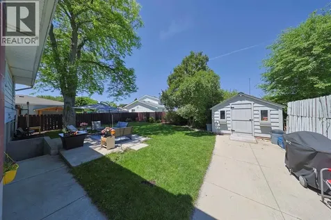 22 Turner Drive Sarnia ON N7S 4L1