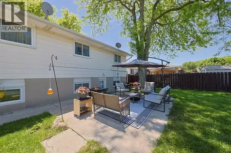 22 Turner Drive Sarnia ON N7S 4L1