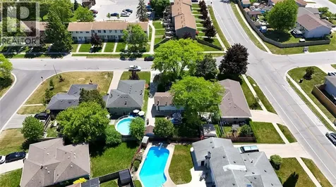 22 Turner Drive Sarnia ON N7S 4L1