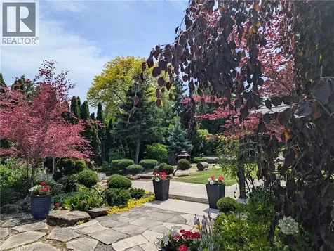 14 Plainsman Road Mississauga ON L5N 1C5