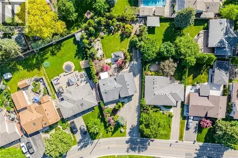 14 Plainsman Road Mississauga ON L5N 1C5