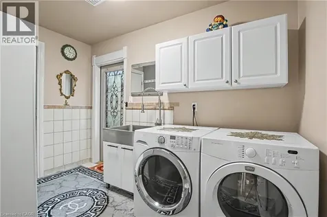 342 Saginaw Parkway Cambridge ON N1T 1R8