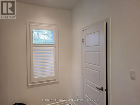 70 Plains Road Burlington (bayview) ON L7T 1E8