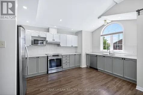 127 Castle Glen Crescent Ottawa ON K2L 4G9