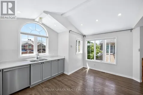 127 Castle Glen Crescent Ottawa ON K2L 4G9