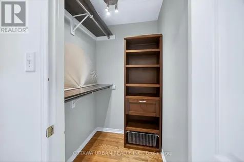 127 Castle Glen Crescent Ottawa ON K2L 4G9
