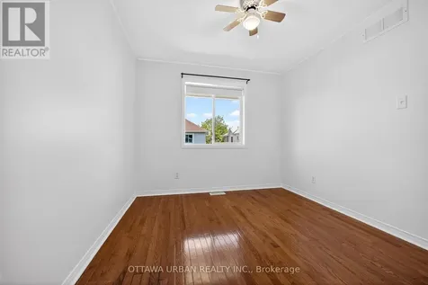 127 Castle Glen Crescent Ottawa ON K2L 4G9