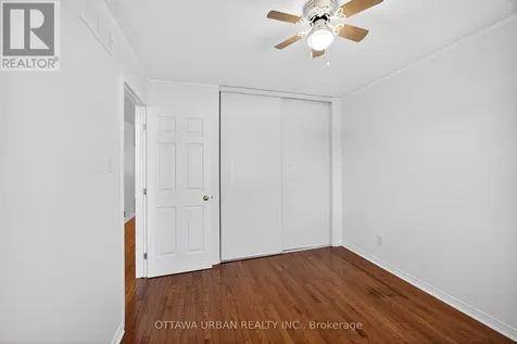 127 Castle Glen Crescent Ottawa ON K2L 4G9