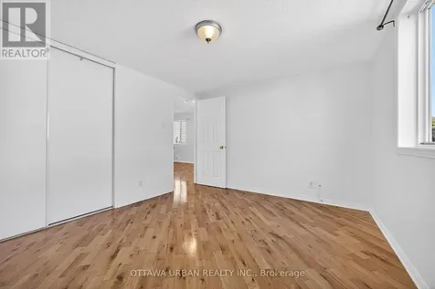 127 Castle Glen Crescent Ottawa ON K2L 4G9