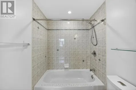 127 Castle Glen Crescent Ottawa ON K2L 4G9