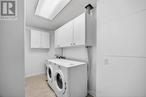 127 Castle Glen Crescent Ottawa ON K2L 4G9