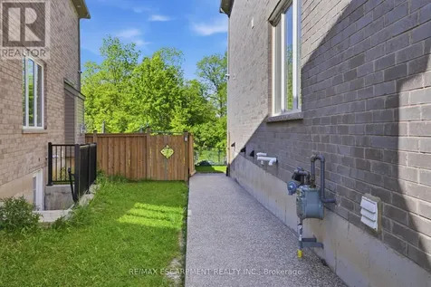 43 Fleming Crescent Haldimand ON N3W 0C3