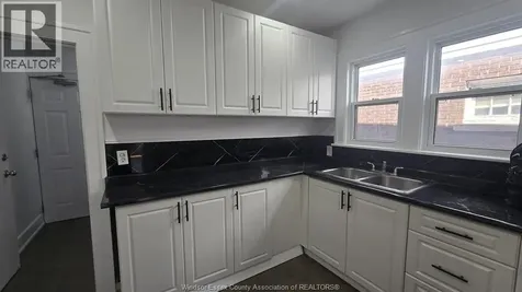 2257 Howard Avenue Windsor ON N8X 3V2
