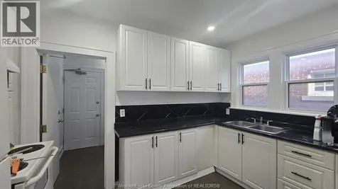 2257 Howard Avenue Windsor ON N8X 3V2