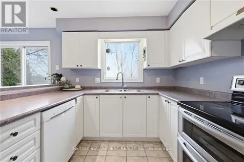 187 Alderlea Avenue Hamilton ON L0R 1W0