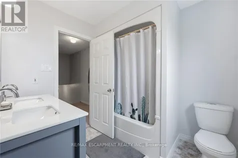 187 Alderlea Avenue Hamilton ON L0R 1W0