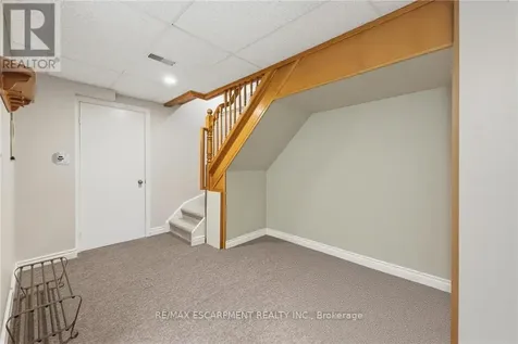 187 Alderlea Avenue Hamilton ON L0R 1W0