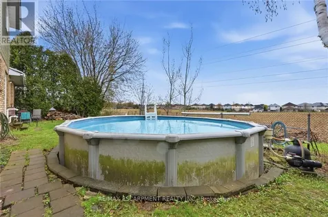 187 Alderlea Avenue Hamilton ON L0R 1W0