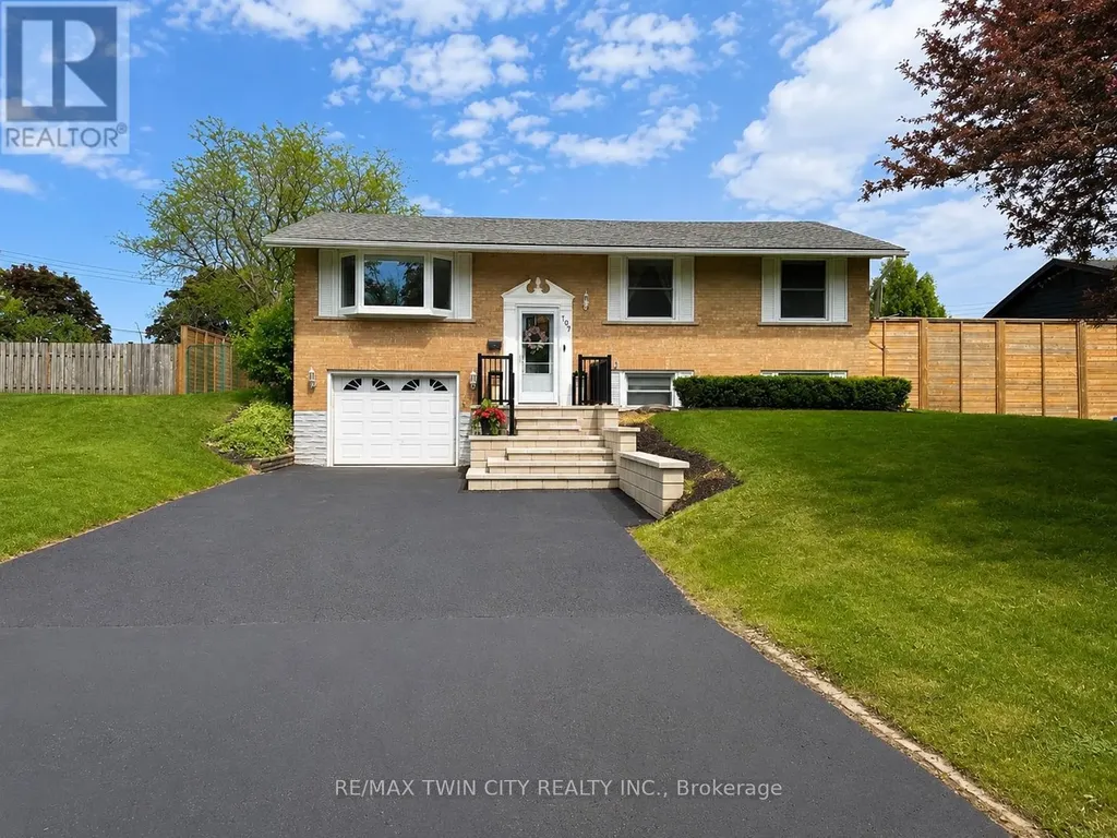 107 Rosslinn Road Cambridge ON N1S 3K3