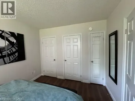 240 Westmeadow Drive Kitchener ON N2N 0A1