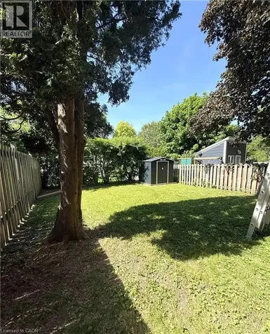 75 Lillian Drive Waterloo ON N2J 4J8