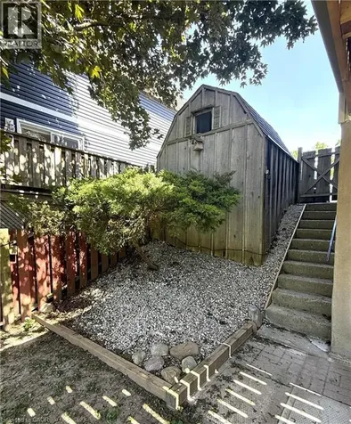 75 Lillian Drive Waterloo ON N2J 4J8