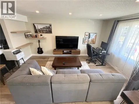 75 Lillian Drive Waterloo ON N2J 4J8