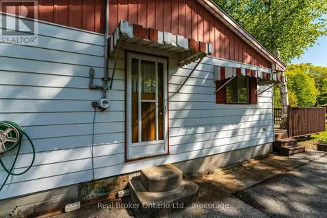 24 Poplar Drive Tiny ON L9M 0J2