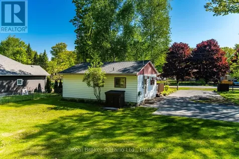 24 Poplar Drive Tiny ON L9M 0J2