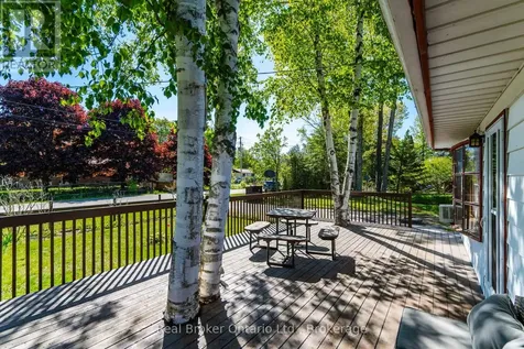 24 Poplar Drive Tiny ON L9M 0J2