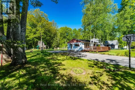 24 Poplar Drive Tiny ON L9M 0J2