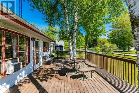 24 Poplar Drive Tiny ON L9M 0J2