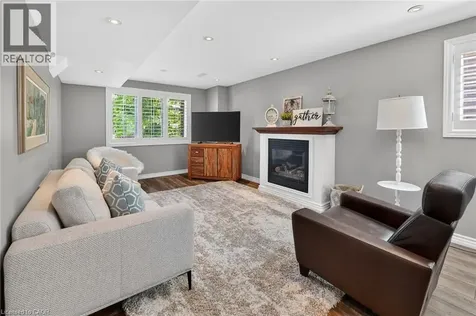 24 Heathcote Court Grimsby ON L3M 0A6