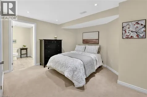 24 Heathcote Court Grimsby ON L3M 0A6