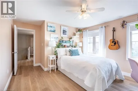 2338 Norland Drive Burlington ON L7L 7E6