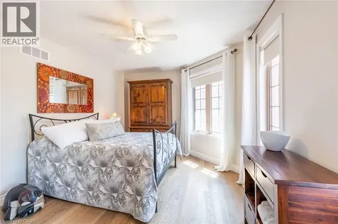 2338 Norland Drive Burlington ON L7L 7E6