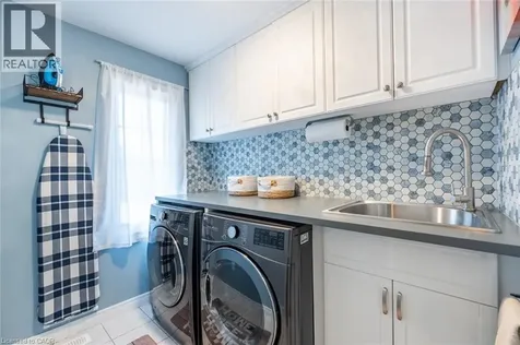 2338 Norland Drive Burlington ON L7L 7E6
