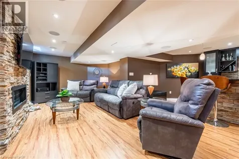 2338 Norland Drive Burlington ON L7L 7E6
