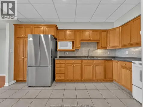 315 Village Grove Drive Tecumseh ON N8N 5G4