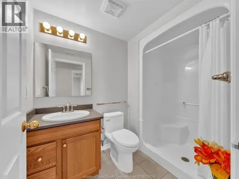 315 Village Grove Drive Tecumseh ON N8N 5G4