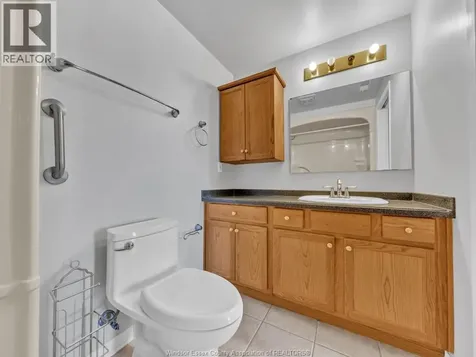 315 Village Grove Drive Tecumseh ON N8N 5G4