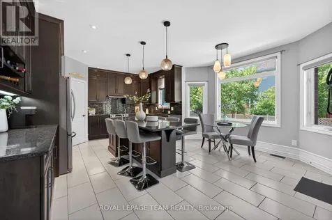 51 Bridle Crest Court Ottawa ON K2M 0H5