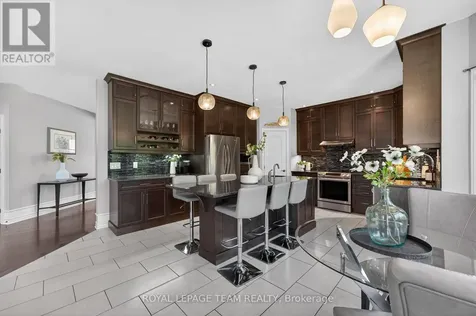 51 Bridle Crest Court Ottawa ON K2M 0H5
