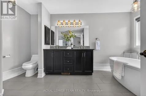 51 Bridle Crest Court Ottawa ON K2M 0H5