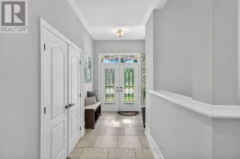 51 Bridle Crest Court Ottawa ON K2M 0H5