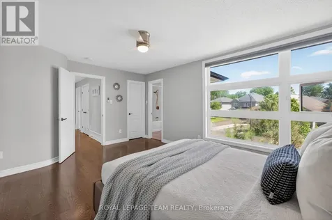 51 Bridle Crest Court Ottawa ON K2M 0H5